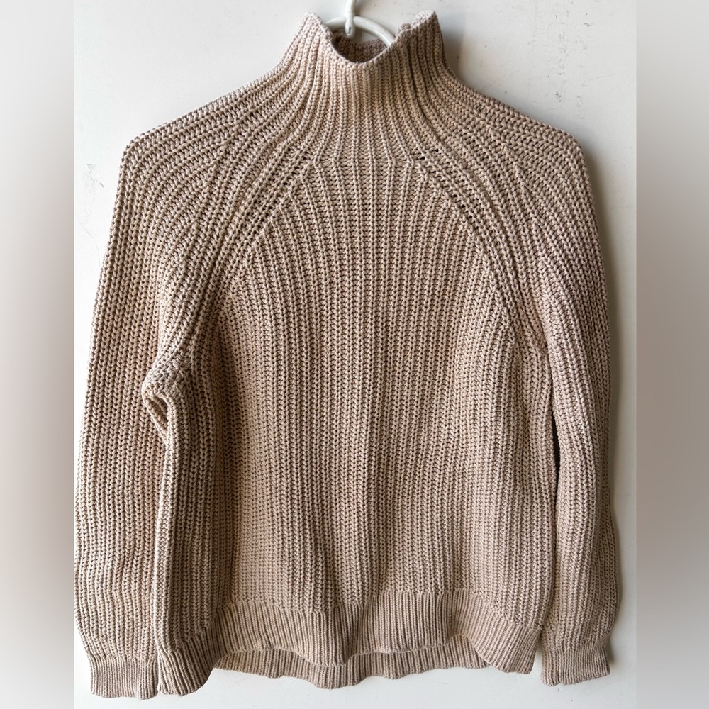 Gap: woman’s shaker tneck sweater:small